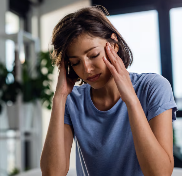 El fenómeno de las cefaleas puede parecer intrigante al principio, dado que se cuestiona cómo provoca dolor una zona del cuerpo que presuntamente no tiene receptores sensitivos.