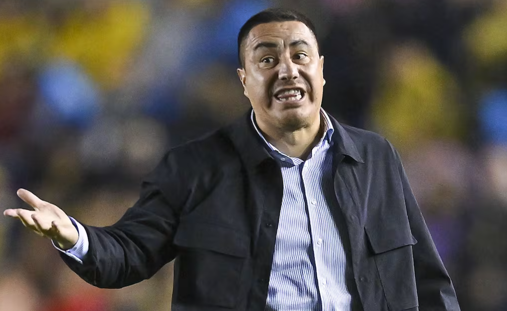 Pumas experimenta la salida de un jugador por una severa sanción tras criticar al árbitro en el partido contra otro equipo