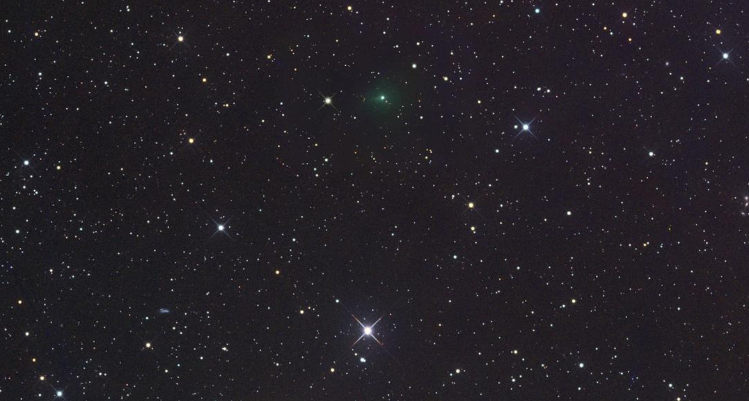 El objeto interestelar 3I/ATLAS sorprende a la comunidad científica al adoptar un color verde