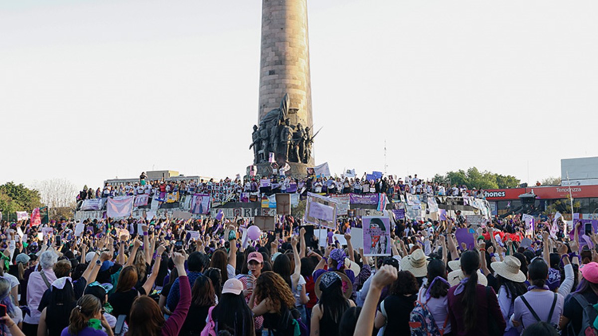 Guadalajara celebra un 8M de energía y unión: multitud marcha por equidad y derechos femeninos