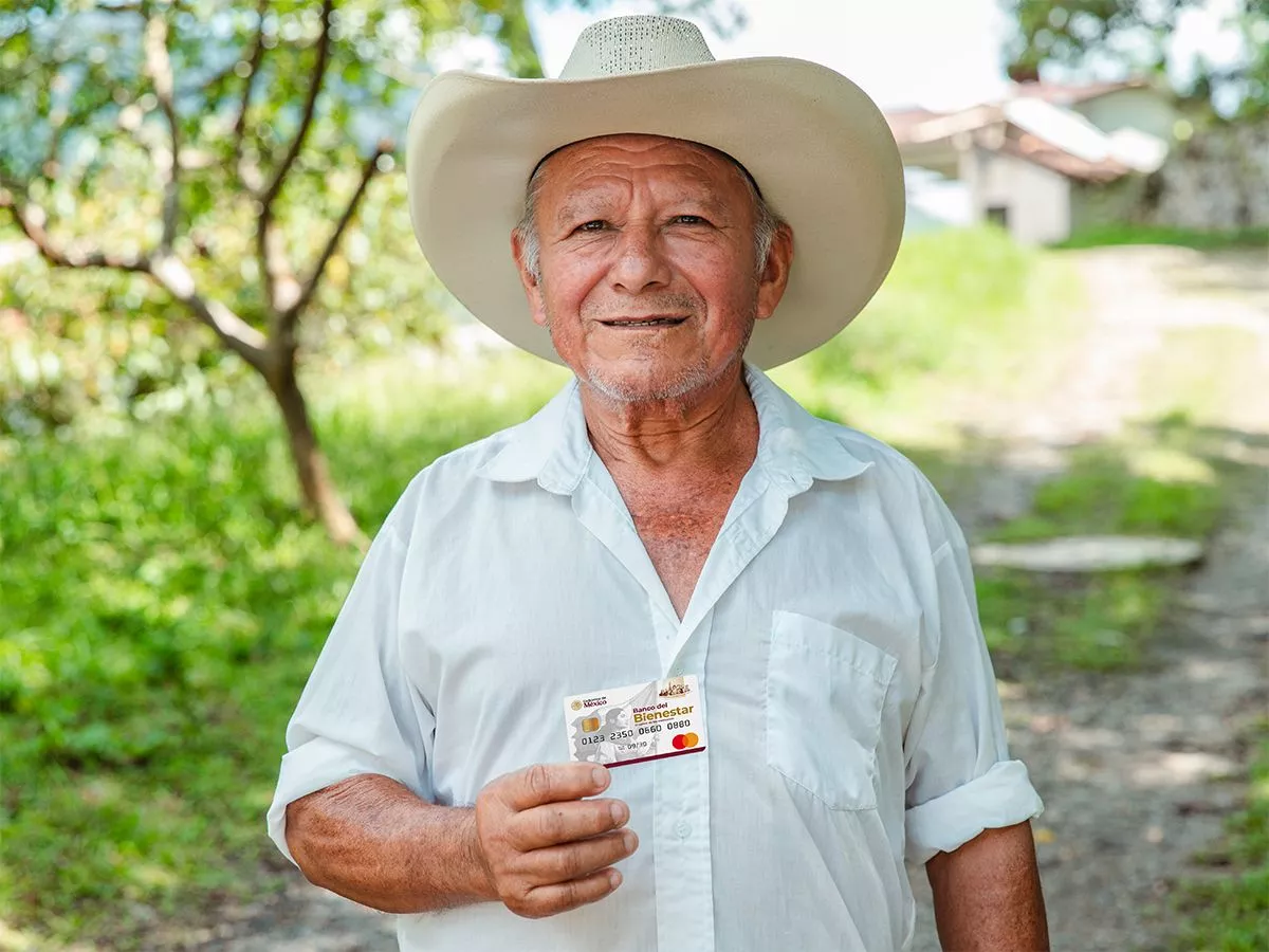 Propuestas de la 4T: pensión, equidad de sueldos, cuidado y vivienda para mujeres