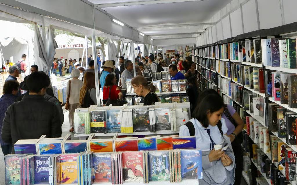 Reconocen a la UNAM y a la Fundación Gabo; presentan datos del cine mexicano y agenda cultural en Guadalajara