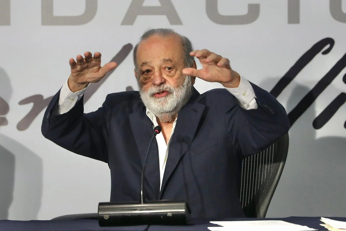 “Es irracional”: Carlos Slim arremete contra Moody’s por rebaja a México y anuncia megainversión
