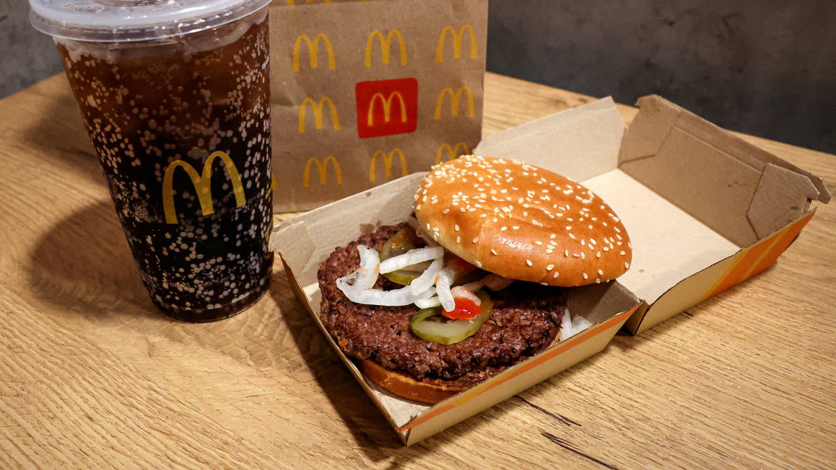 El contraataque de los Arcos Dorados: McDonald’s reforma sus menús y locales para frenar el descontento por la inflación