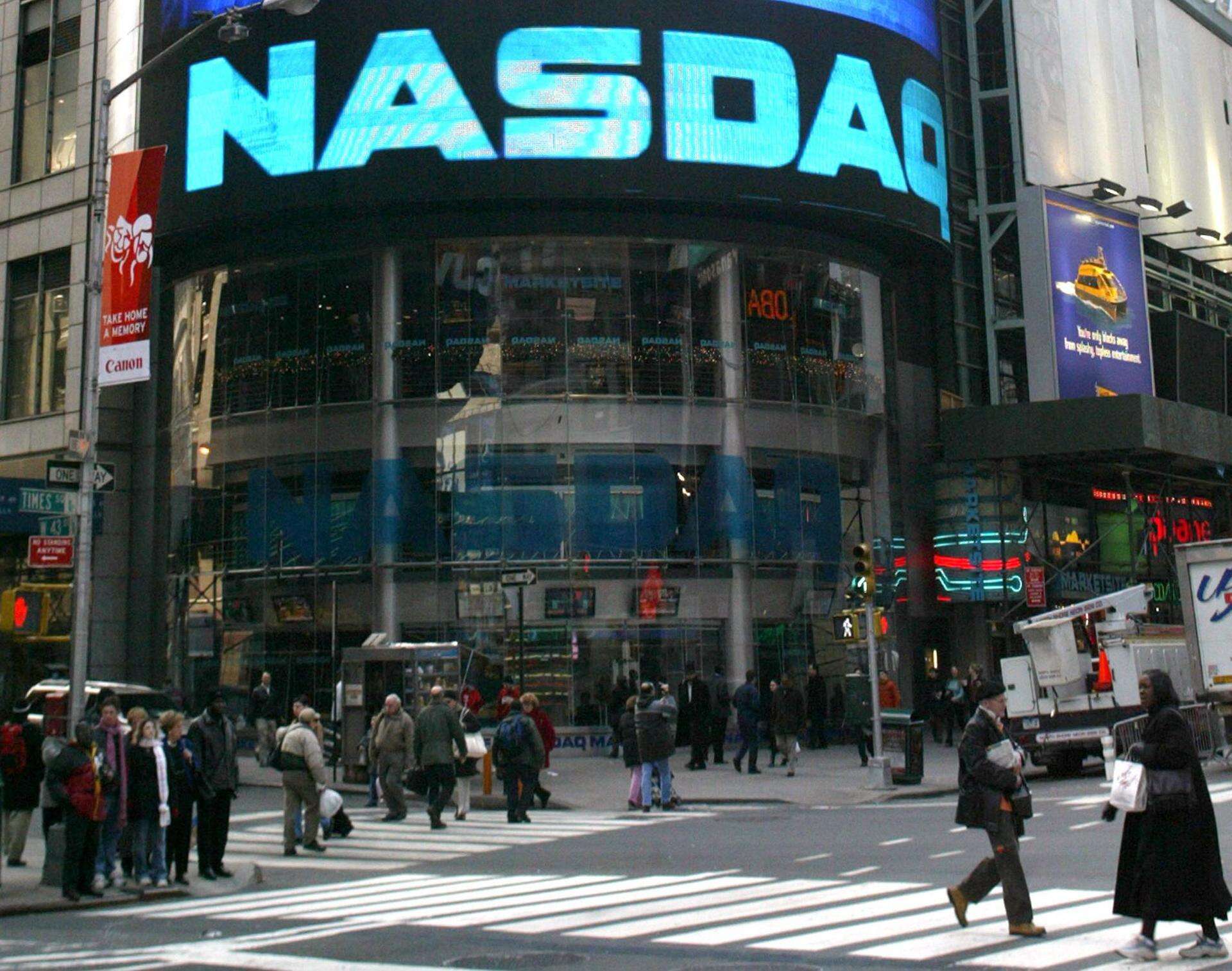 Sacudida en Wall Street: El Nasdaq se desploma 4.16% y firma su peor día del año por el colapso de los chips