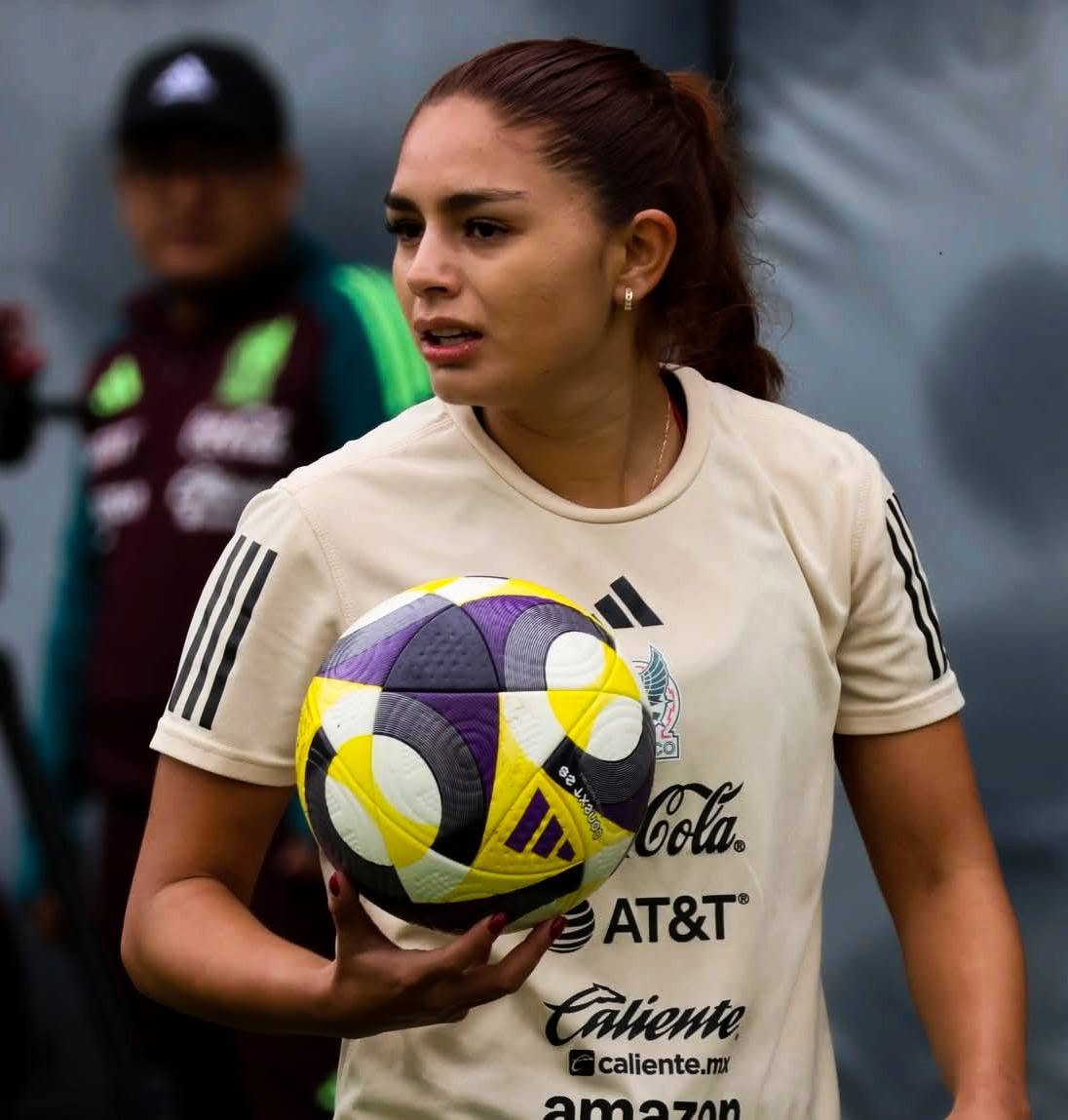 Selección Mexicana Femenil arranca concentración en el CAR para medirse ante España